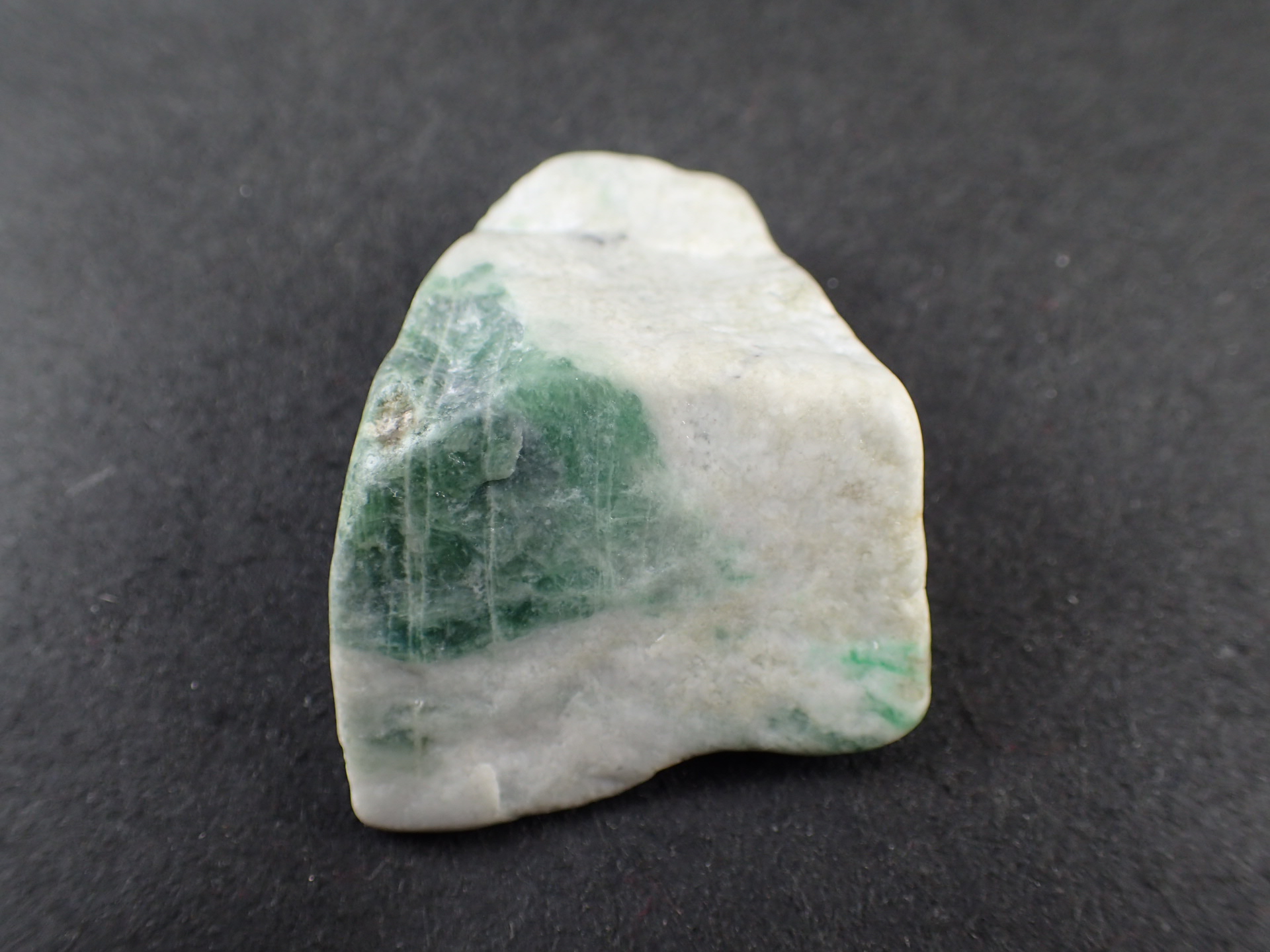 糸魚川翡翠 ｜石の販売専門店【vec stone club】