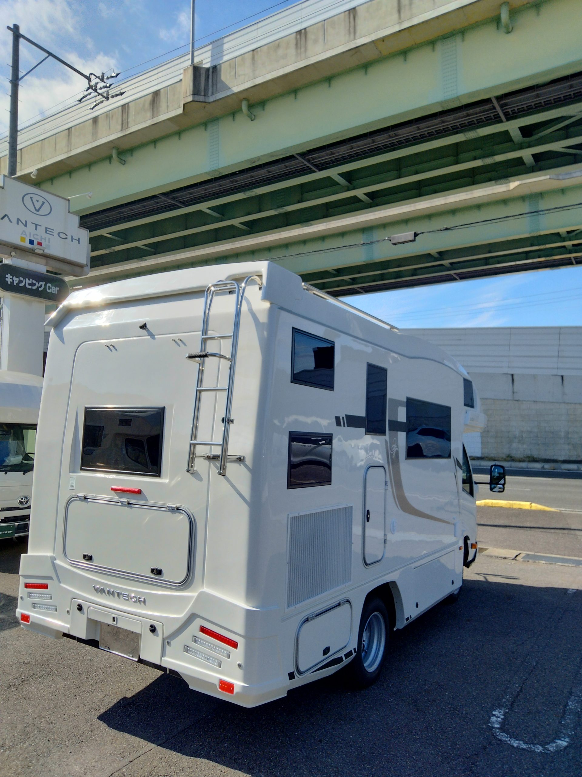 2024年モデル ZiL520展示車 入庫しました! 勉強中 その8 | バンテック