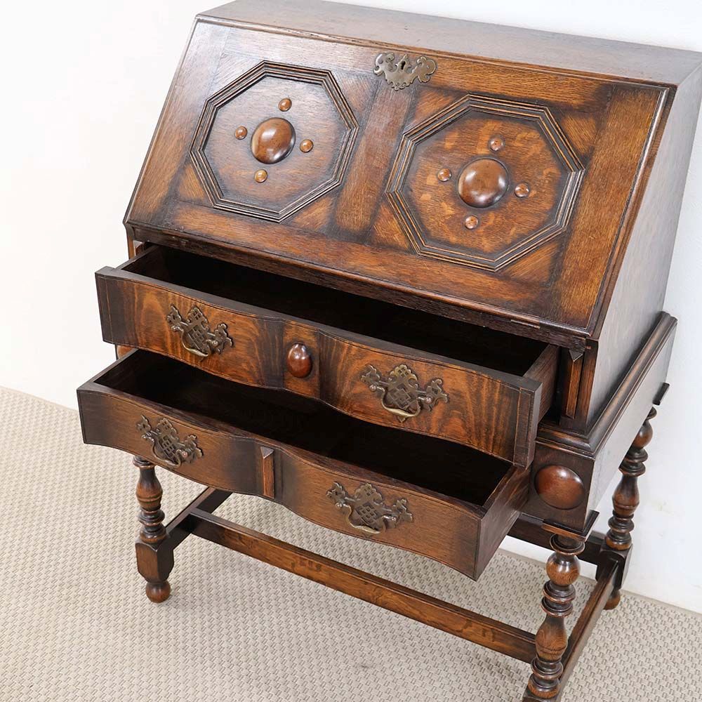 優雅な彫刻が彩る♪ ライティングビューロー VC113-291 – アンティーク