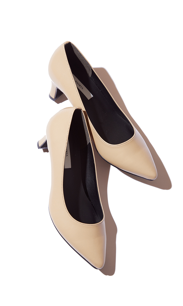 歩きやすさを追求したママのための5cmヒールパンプス