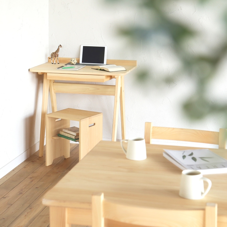 国産無垢材を使ったシンプルな学習机｜家具と学習机の専門店キシル