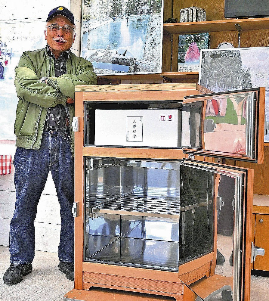 昭和30年代まで活躍「氷冷蔵庫」を復刻…栃木の氷屋店主、万博で