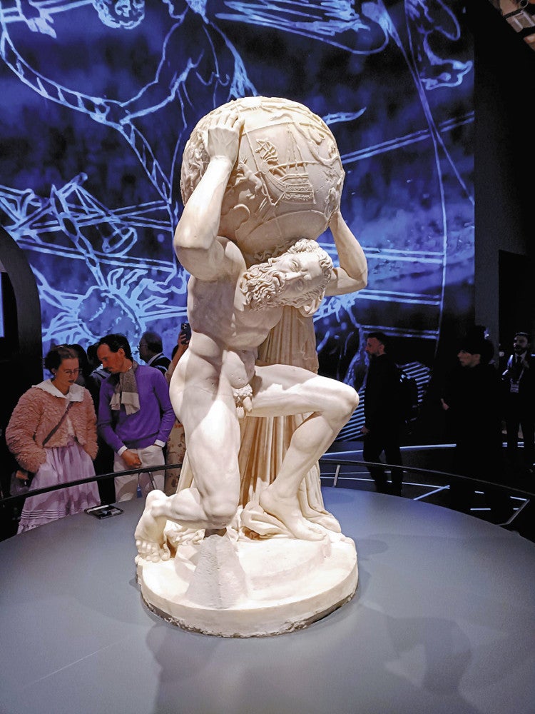 大阪万博:古代ローマ彫刻「ファルネーゼのアトラス」ダ・ビンチ直筆