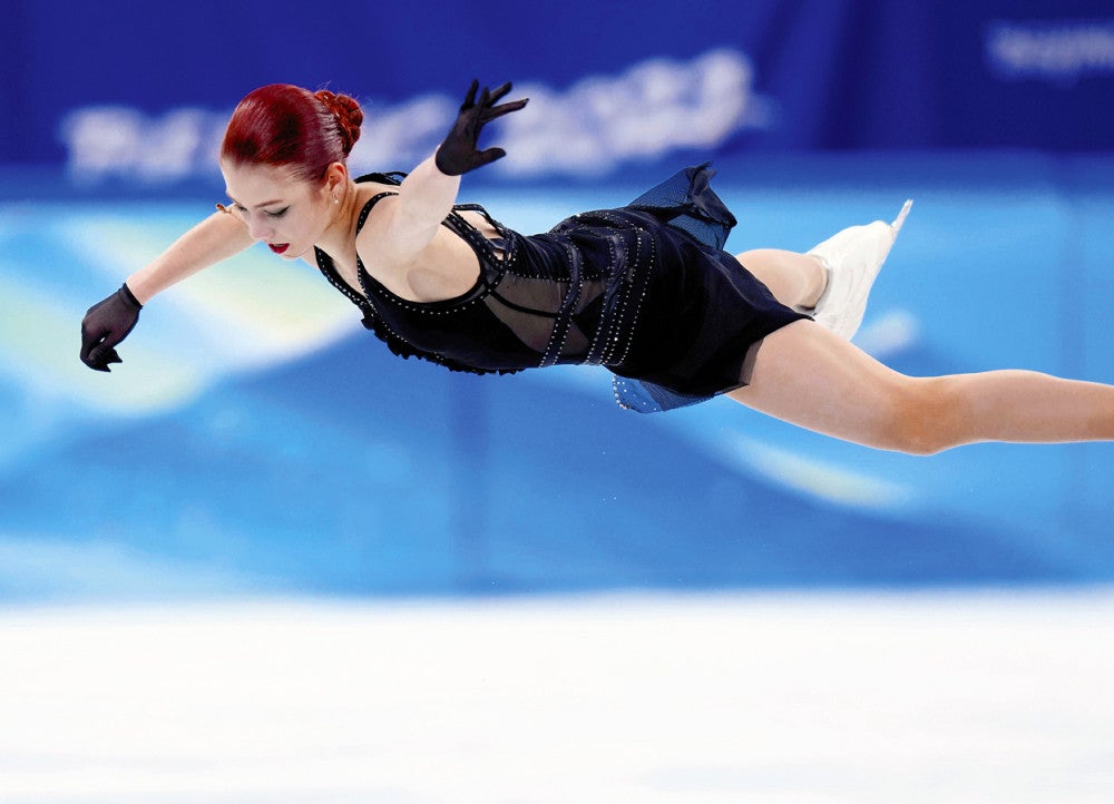 ロシア17歳コンビ 貫禄…フィギュア 金シェルバコワ 完璧舞・銀