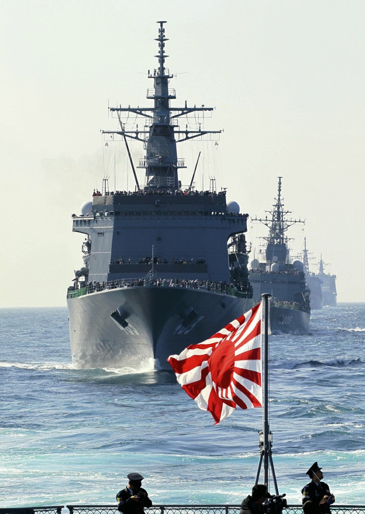 日韓対立を深刻にした3枚の旗 : 読売新聞