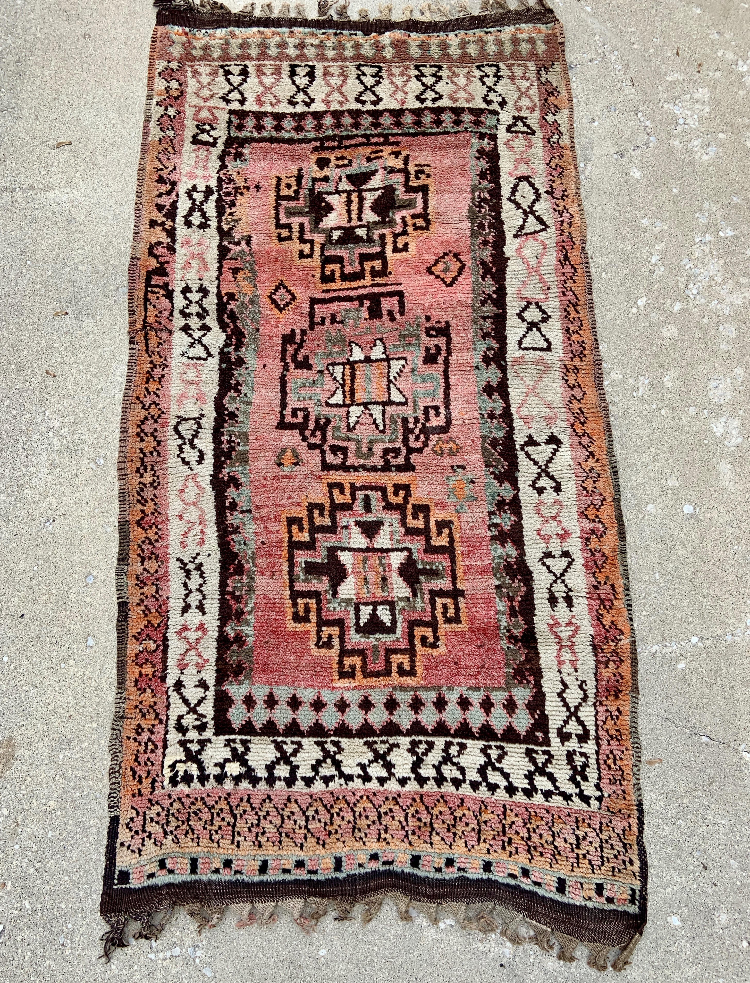 Kurdish Tribal Vintage Rug - 3'11 x 7'10 - Herki Rug