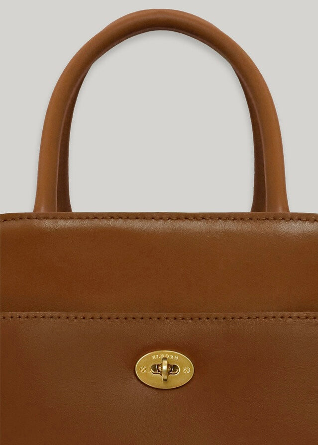ELBORN | Momet Leather Mini Bag (Camel) – YEAR END
