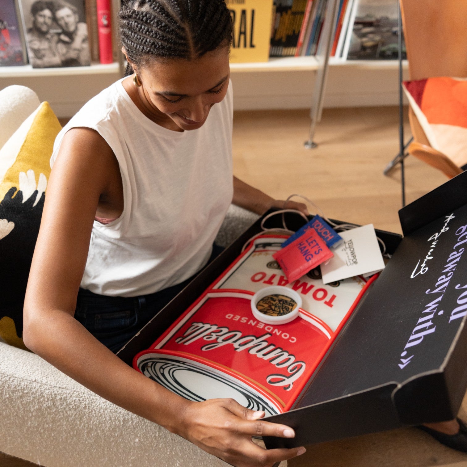 キャンベル・イエローポップ×アンディ・ウォーホルの新作LEDネオン