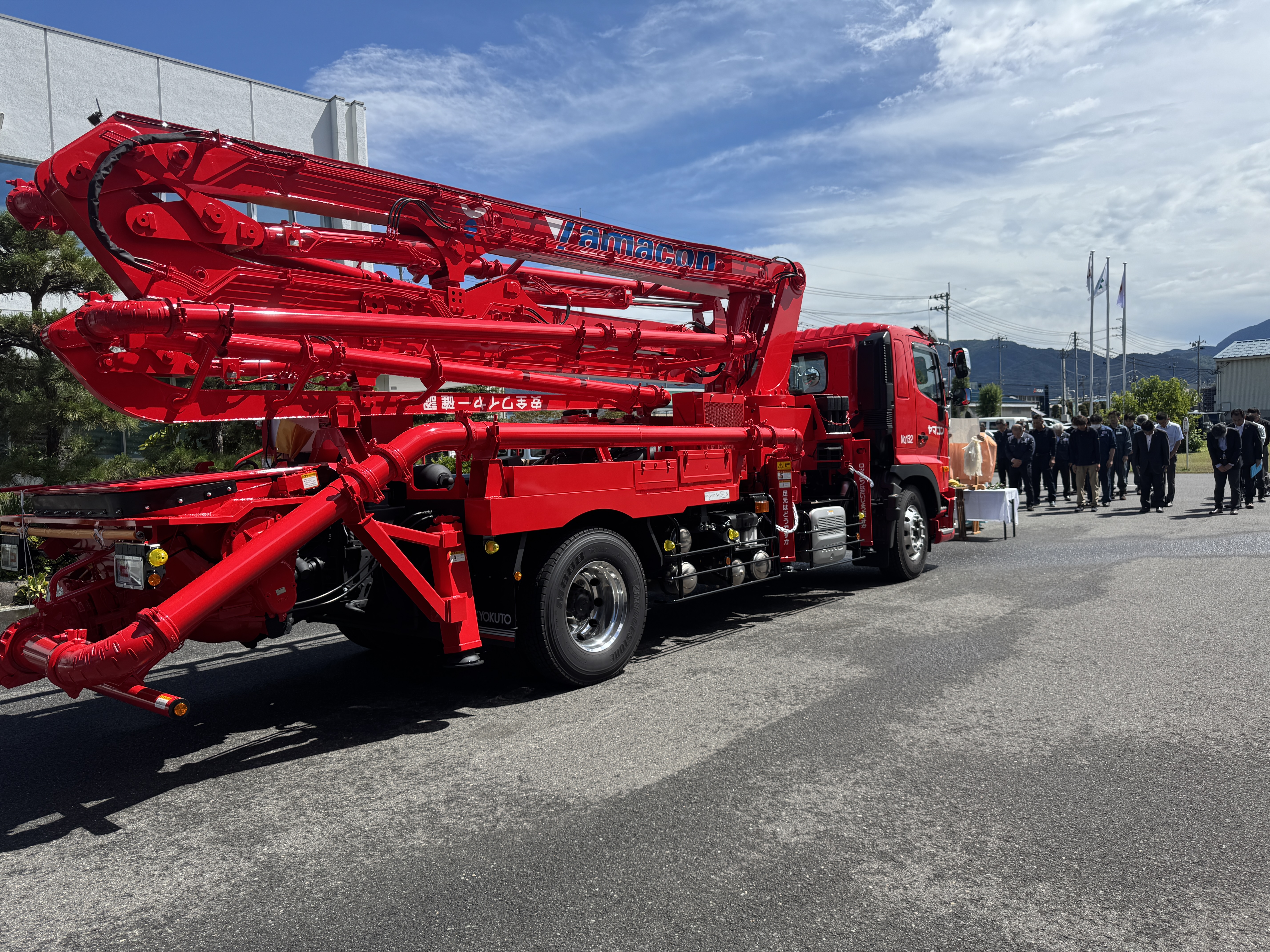 極東開発工業（PY120B-26D）26mブームのコンクリートポンプ車を納車