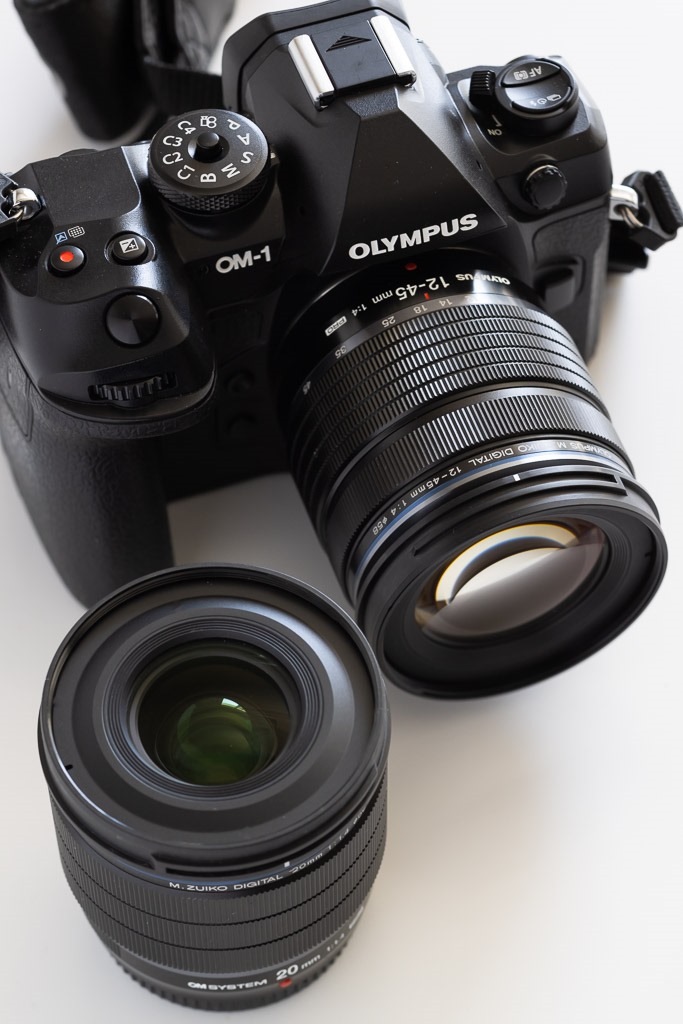 オリンパスあらためOMDS社の初号機・OM-1あらわる！久しぶりに持って