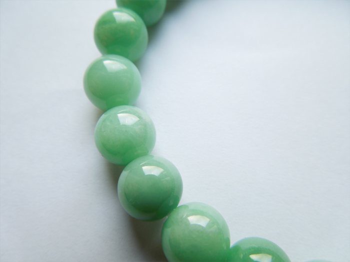 限定品】ビルマ翡翠8mmストレートブレス(桐箱付き) お数珠の安田念珠店