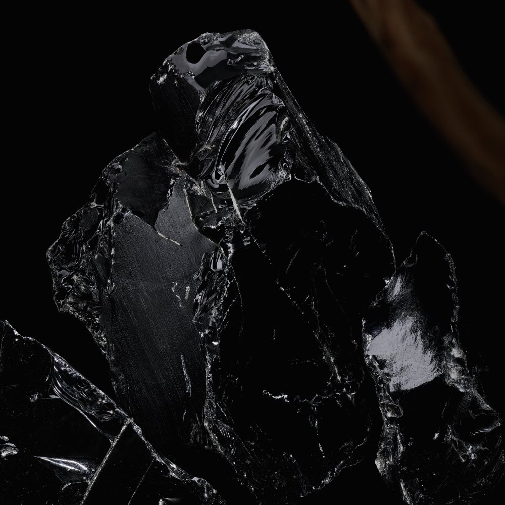 6 Place Saint Sulpice candle: Labdanum & leather accord | YSL Beauty