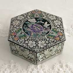 韓国 韓国螺鈿 螺鈿漆器 螺鈿 高級 螺鈿 細工 宝石箱 花 蝶 ジュエリー