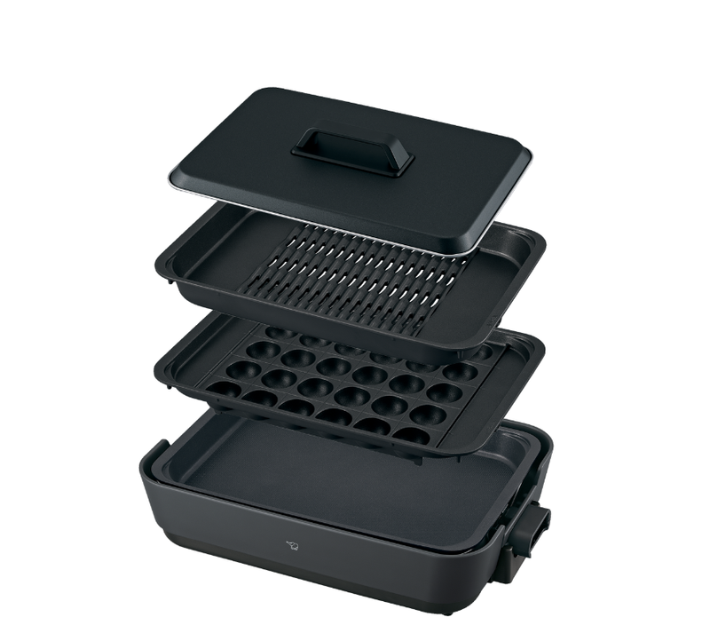 気になる煙や油の飛び散りを抑える「深型穴あき焼肉プレート」を採用