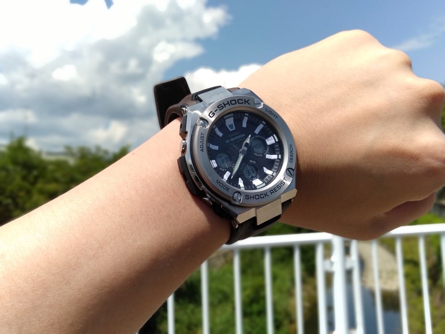 G-STEEL「GST-W330L-1AJF」レビュー｜メタルケース×タフレザーの