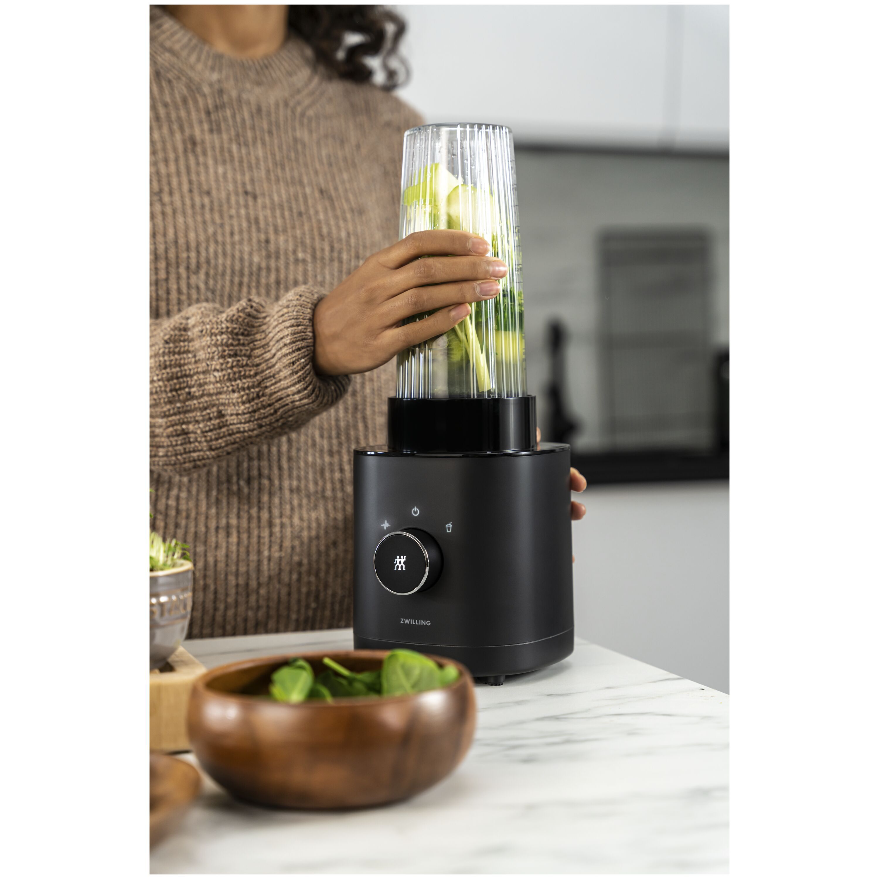 750033126.jpg?sw=720&sh=720&sm=fit