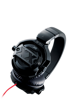 重低音＆タフ」コンセプトの“米国逆輸入モデル”ヘッドホンを一新。「XX