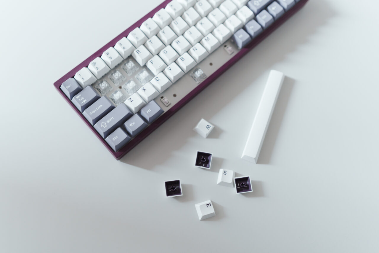 Darmoshark KT68 レビュー：洗練されたパープルデザインが魅力的な