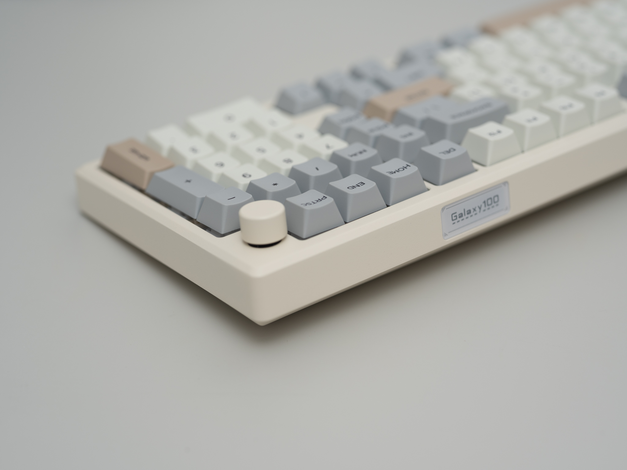 EPOMAKER Galaxy100：とろけるようなクリーミーな打鍵感がたまらない