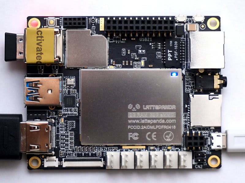 Windowsが動く極小PC、2年遅れでも「独走」のワケ | 日経クロステック