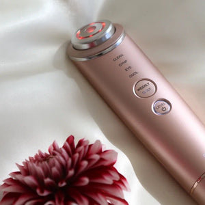 YA-MAN M18 水光鑽美顏儀｜1-2MHz 變頻RF× 雙模式3 分鐘速補水+ 13