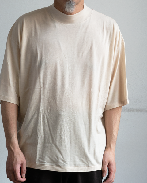 AURALEE Super Soft Wool Jersey Mock-Neck Tee | 大阪心斎橋のメンズ