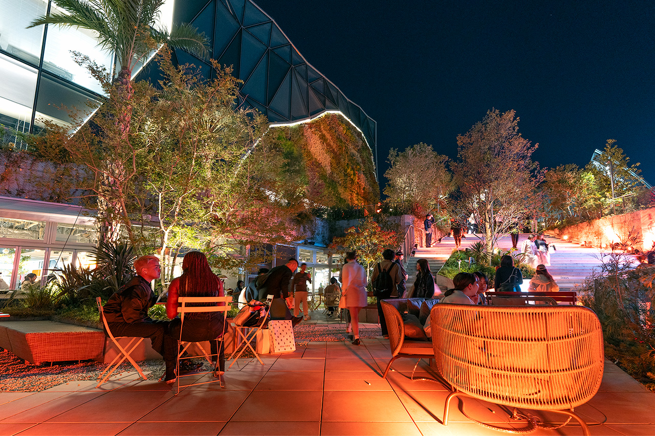 東急プラザ原宿「ハラカド」の夜景 (東京都渋谷区) -こよなく夜景を