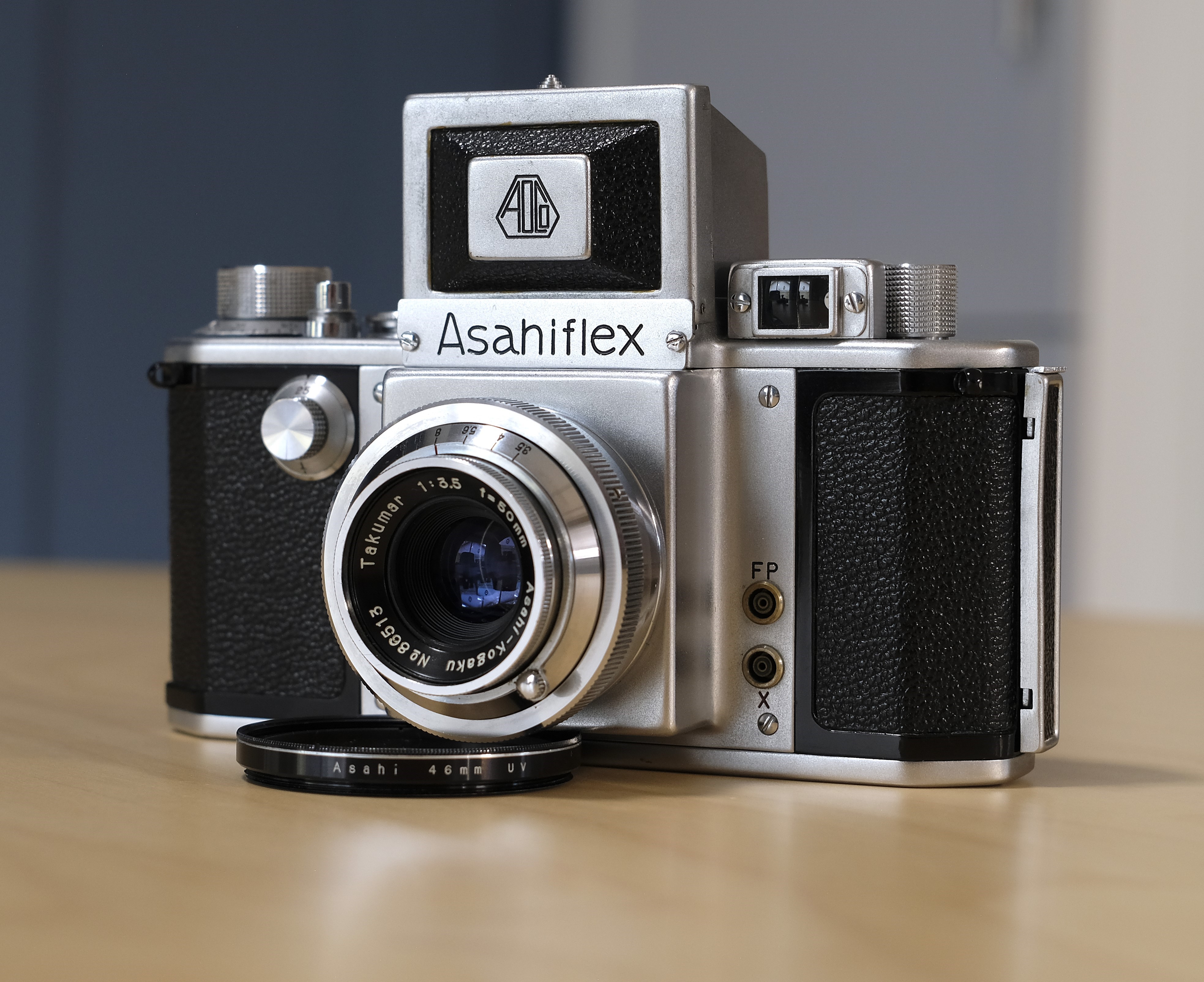 Asahiflex IIa – one of the original 35mm SLRs | Chasing Classic