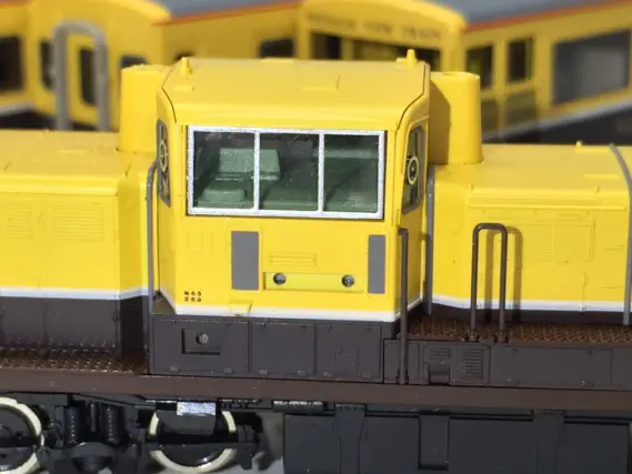 DE10・50系ノスタルジックビュートレインが入線です。 TOMIX 92403