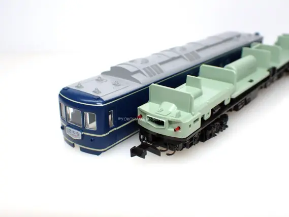 20系 寝台特急「さくら」長崎編成・佐世保編成 が入線です。 KATO 10