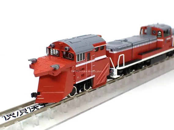 DE15形2500番台(JR西日本仕様・単線用ラッセルヘッド付)が入線しました