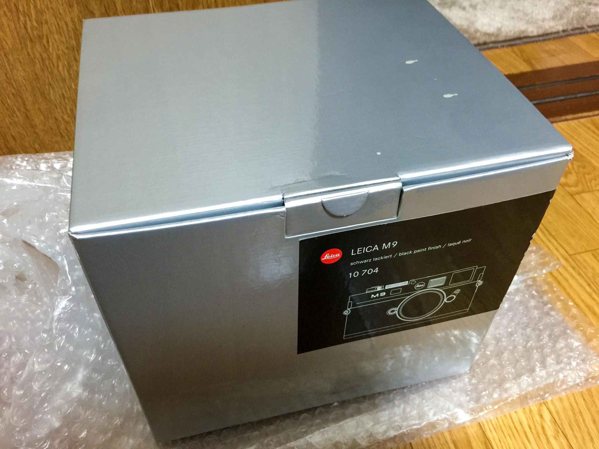 Leica M9 Black Paint 10704 開封の儀 - 晴れ時々ジャズ、雨のちカメラ