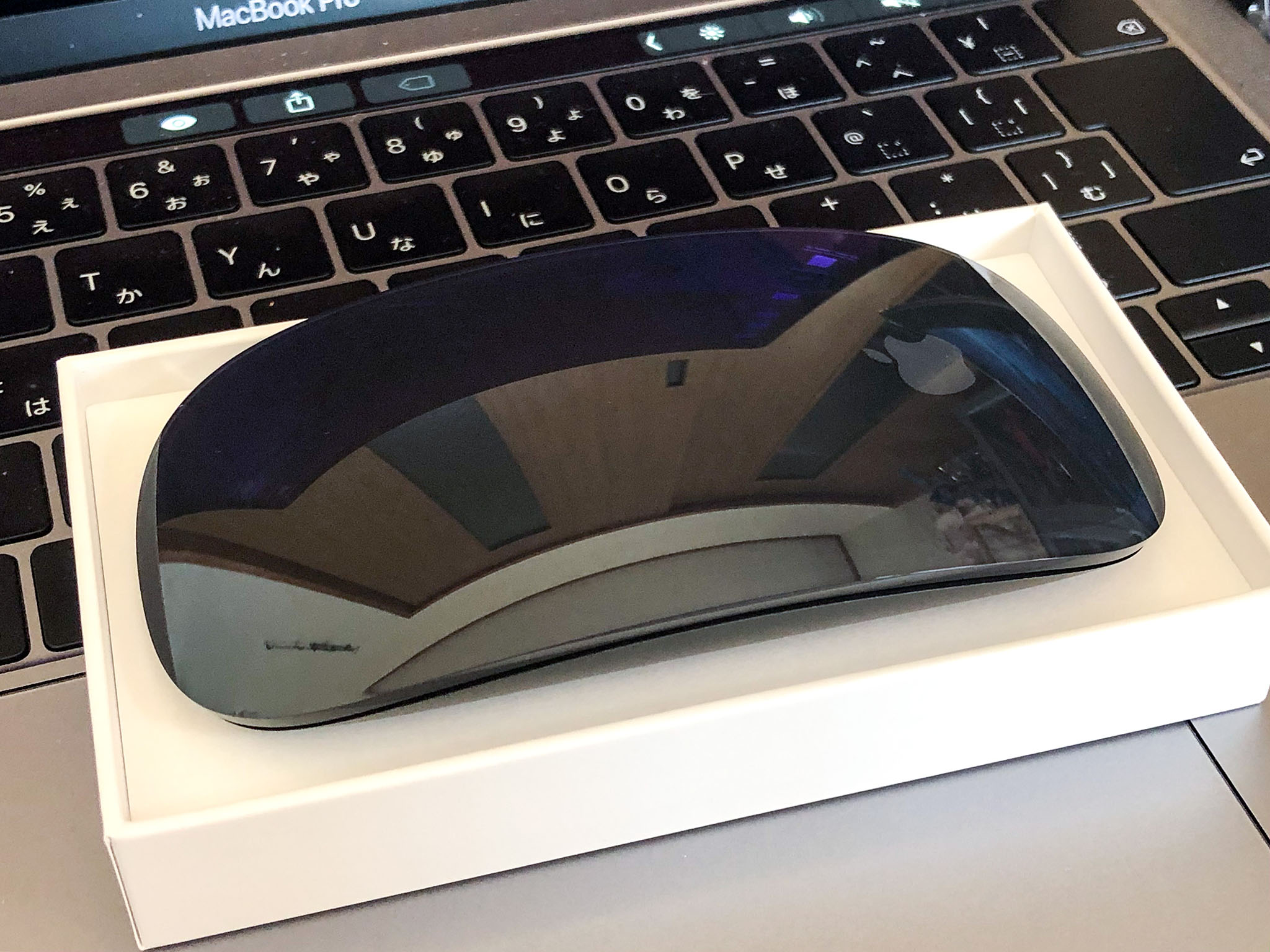 Apple Magic Mouse 2 スペースグレイ - 晴れ時々ジャズ、雨のちカメラ