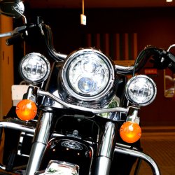 ハーレー用7LEDヘッドライト プロジェクタータイプ HD純正同等品