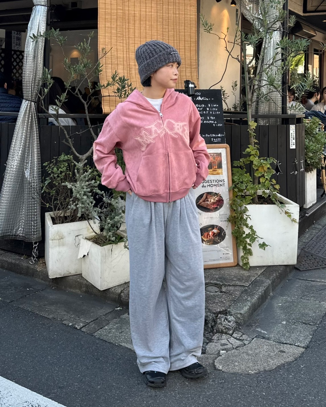 ロゴパッチショートパーカー Y1022 – YOLO（ヨロ）｜ファッション通販