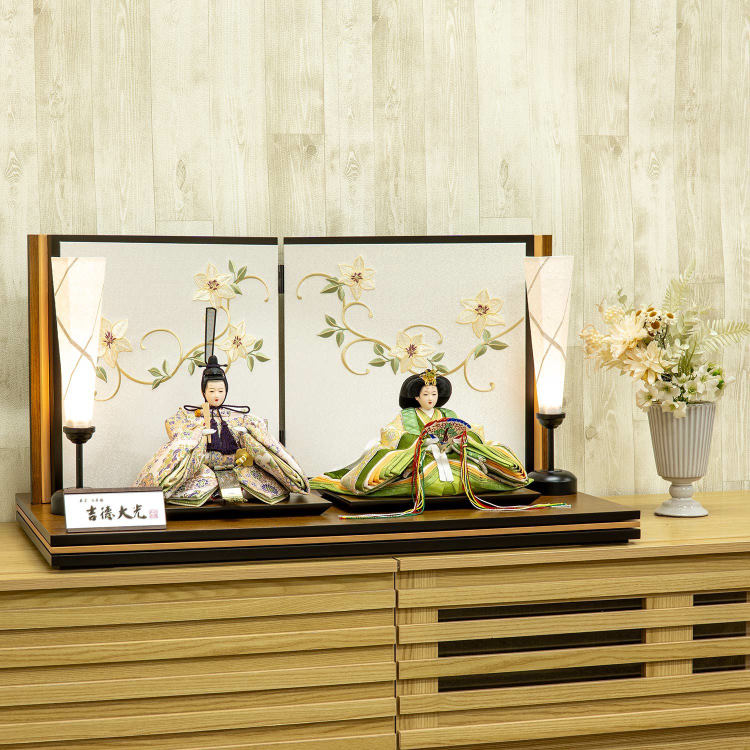 雛人形】小三五親王飾り 風光る | 雛人形（ひな人形）・五月人形の吉徳