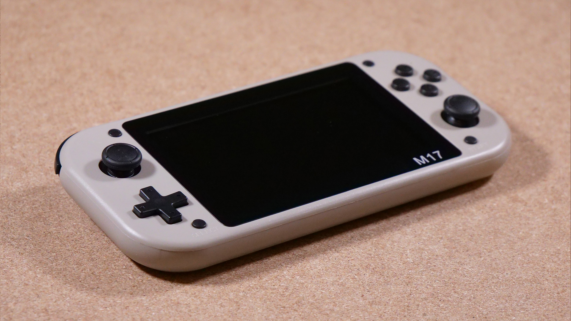 レビュー】あのディスプレイを流用した格安ゲーム機『M17』 | yoshives