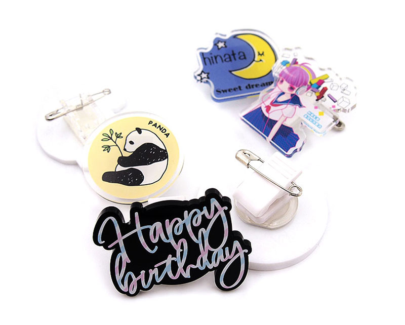 アクリルバッジを1個からオリジナル製作。キャラグッズ・名札でも