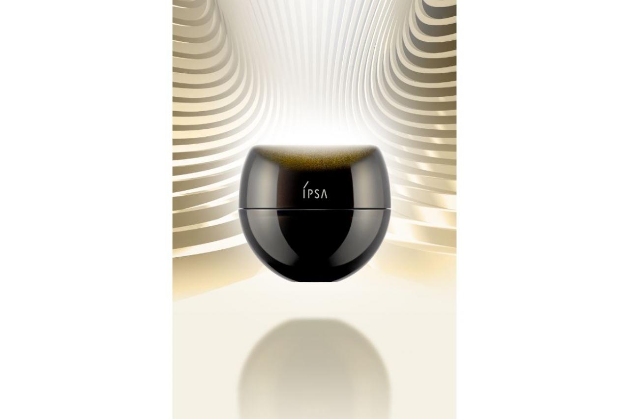 表情筋を鍛えるマッサージとともに使って効果倍増！【イプサ