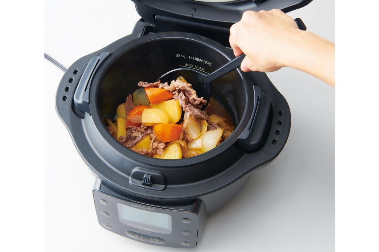 なんと【かき混ぜ時】を教えてくれる！シャープの水なし自動調理鍋