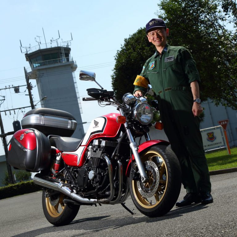 復刻・バイクで社会科見学】ニンジャZX-14R vs 航空自衛隊機!?［航空