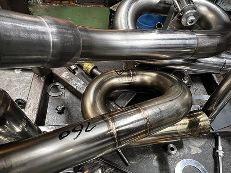 ZX-4R SE/RRエキパイ交換] 高回転型エンジンにゆとりと優しさをプラス