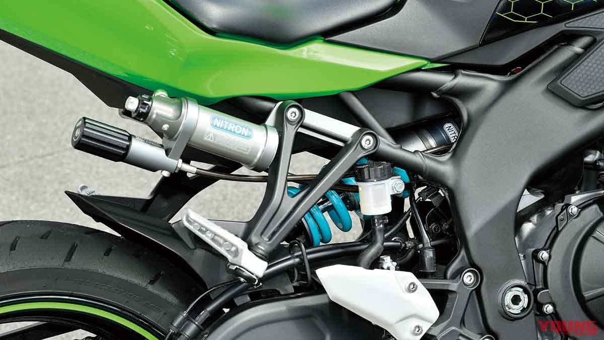 ニンジャZX-25Rカスタム最前線〈リヤサス〉ナイトロンR3シリーズ試用