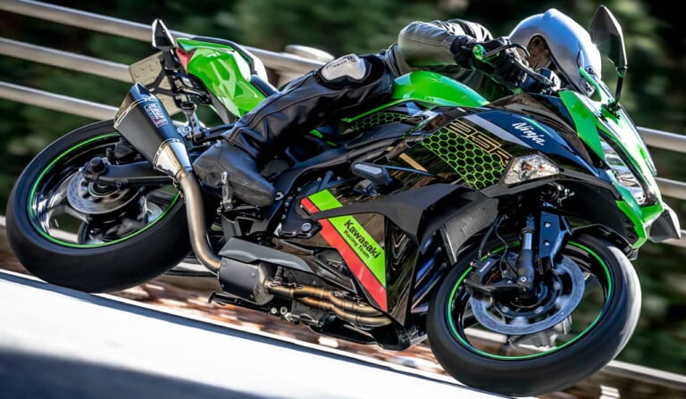 続々リリース！ニンジャZX-25R用新作パーツセレクション〈×7ブランド