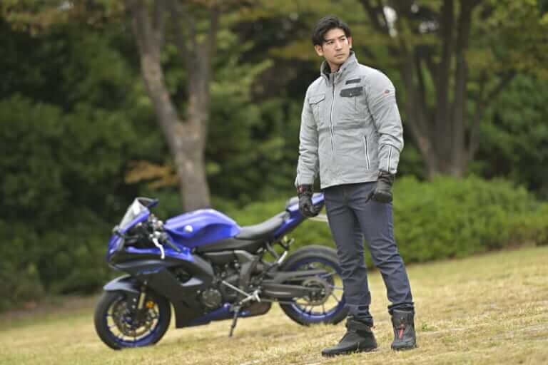 クシタニ ウィンターアーカナジャケット】高性能の防水透湿生地