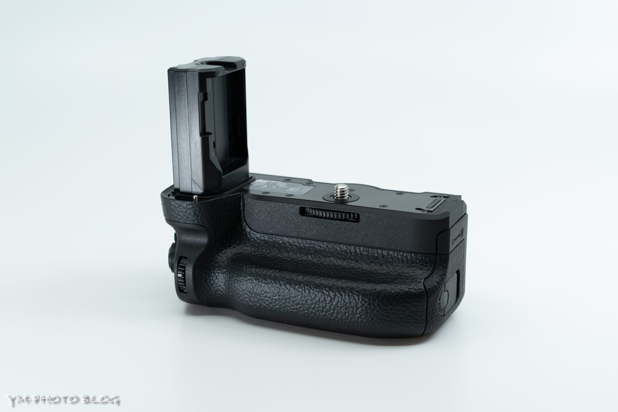 バッテリーグリップは男のロマン。α7R Ⅲ用縦位置グリップ SONY VG