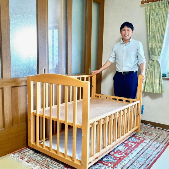 ツーオープンベッド b-side | 国産ベビーベッド製造メーカー ヤマサキ