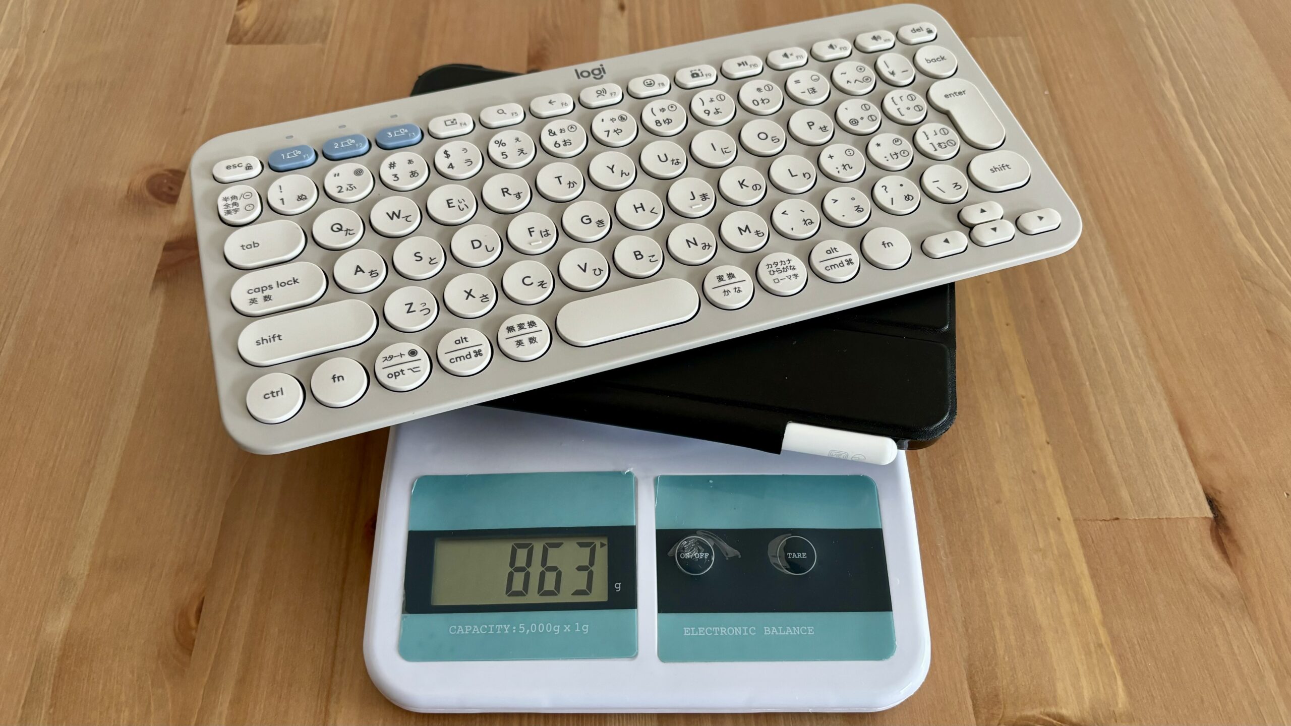 iPad→PC化への道。持ち運びできるキーボードPEBBLE KEYS2 K380S