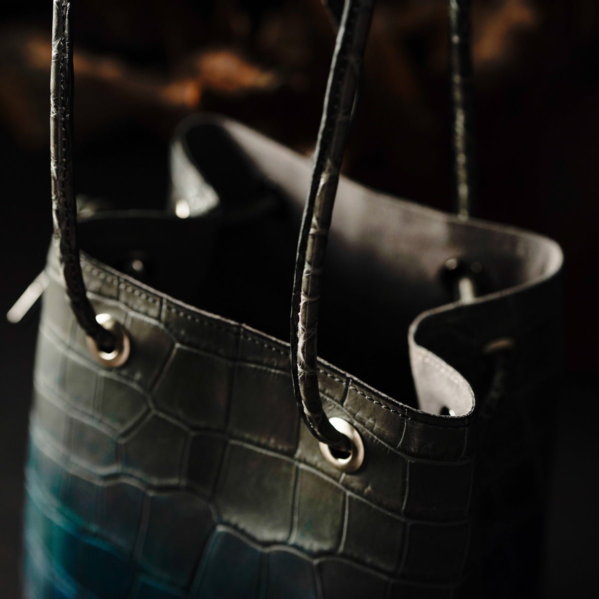 YFA080M 銀座5周年限定 クロコダイル巾着バッグ「贏」 ｜美しい色彩の