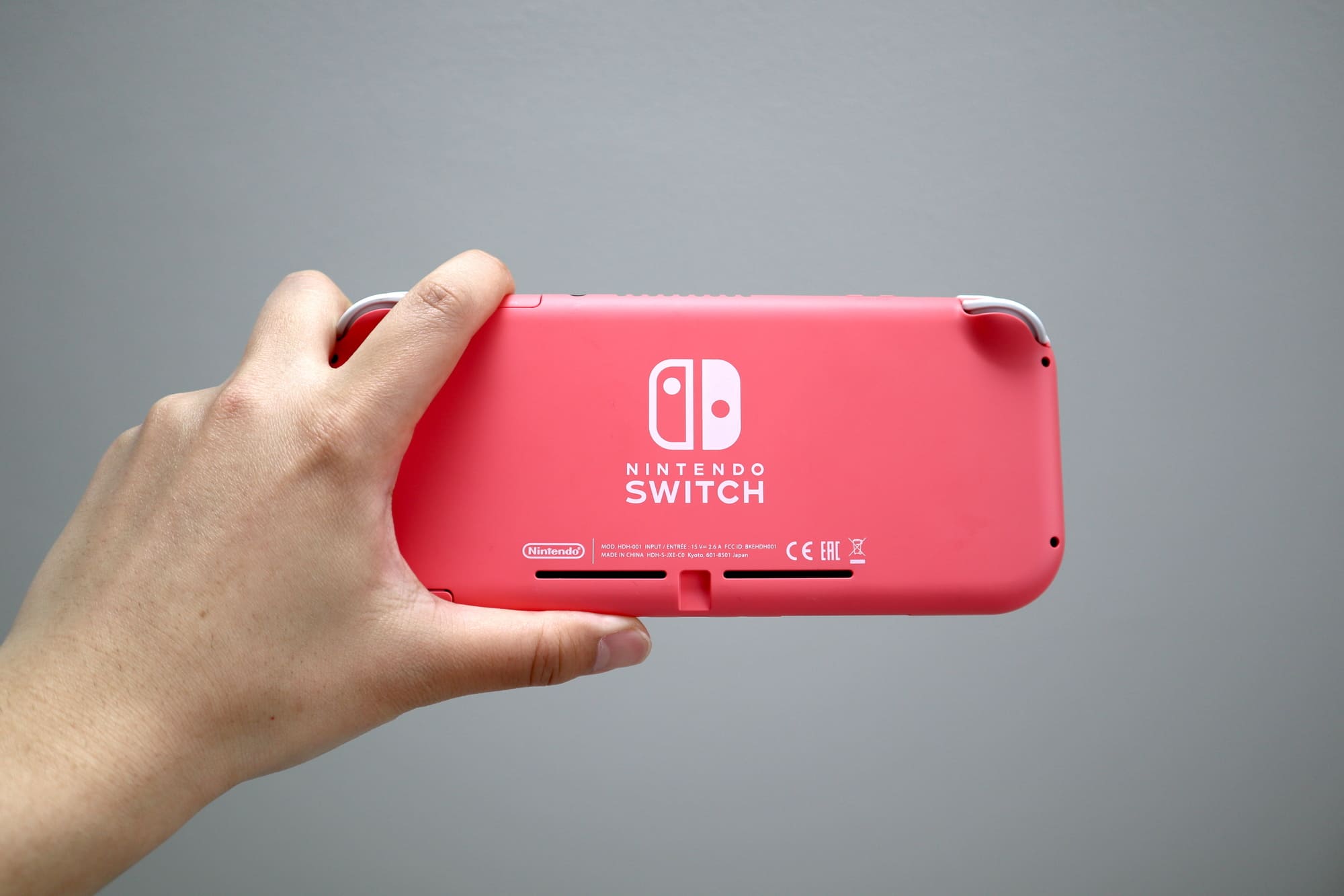 し*ん様 Nintendo Switch liteコーラル 箱無し 本体のみ Amazon.co.jp